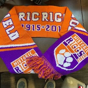 Historic Riggs Field scarf
